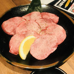 A5山形牛一頭買い焼肉くろべこ - 