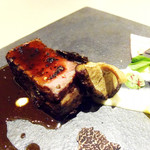 厨翠山   - 北みらい牛炭火焼きと
      
      美瑛豚スペアリブ椎茸醤油の照り焼き