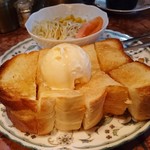 Dani eru - メープルシロップトーストアイスクリーム添え…税込650円