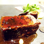 厨翠山   - 北みらい牛炭火焼きと
      
      美瑛豚スペアリブ椎茸醤油の照り焼き