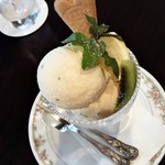 ライオンズ オーナーズレストラン - 自家製アイス600円