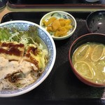 望郷の湯 - 甘辛鶏天丼のタルタルソース添え 980円