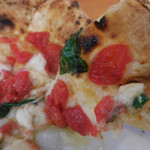 マルゲリータ練馬S.T.G；中央が垂れ下がる薄い生地