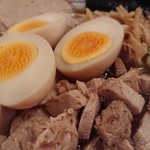 ケンチャンラーメン - 煮タマゴくんハーフ３つ、ヒマケンちゃんバージョン