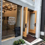 サイドウォークスタンド イノカシラ - 外観