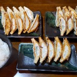 上海餃子館 - 焼き餃子とライス