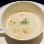 牛蒡のスープ アーモンド入り