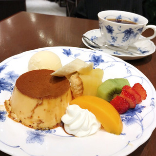 東京で絶品プリンアラモードが楽しめる喫茶店 カフェ10選 食べログまとめ