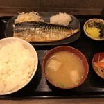 ゆうひ食堂 - 塩サバ定食＝６００円