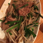 立飲みカドクラ - レバニラ炒め (350円)