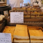 サンデーベイクショップ - 焼菓子陳列