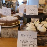 サンデーベイクショップ - 焼菓子陳列