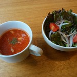 カフェミロク - 「胡麻担々丼」のトマトスープ＆サラダ