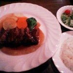 モストゥリー - 国産豚バラ肉のワイン煮（サラダ・ライス付）