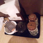 黒毛和牛焼肉 七甲山 - 岩塩的なのを削り放題！