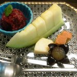 お料理　京柳 - 201109ランチ：ブドウのシャーベットとプリン・フルーツ３種