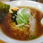 中華料理 福燕 - そして定番の、安心する旨さの醤油ラーメン。