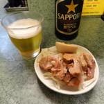 ラーメン二郎 - つまみ付きビール