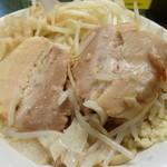 ラーメン二郎 - 豚