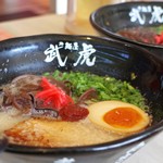 武虎 - 背脂豚骨ラーメン