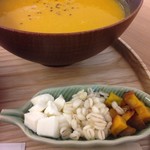 トッピングのモッツァレラチーズに
          かぼちゃのロースト 押し麦！