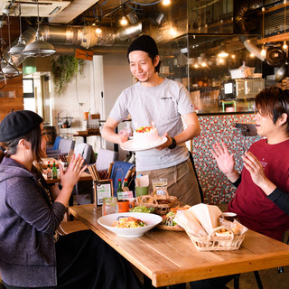ド派手なサプライズも⁉ケーキ＆サプライズフォトもあげちゃう♪