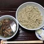 登美 - あれ？せいろなのに陶器の器なんですね。網代のお盆が素敵