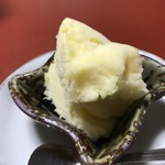 ホテルうづらや - りんごシャーベット。果肉入り