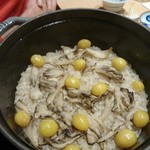 割烹 熊谷 - 銀杏と舞茸の炊き込みご飯