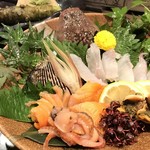 雫庵 - 泳ぎ三島オコゼ造り 890yen＆活赤貝造り 2ケ880yen