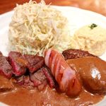 20181001ステーキ＆ハンバーグＷランチ・メイン皿