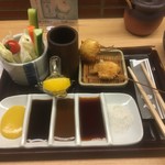 新宿 立吉 - タレと付け合わせ