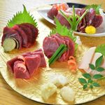 [Fresh horse directly delivered from Kumamoto] Assorted specially selected horse sashimi