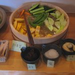 Hanamame - 野菜盛り・味噌・塩・特製タレ
