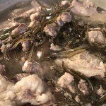 h Okinawa Izakaya Paradaisu - ソーキ仕込み中
      豚のナンコツ部分を４時間かけてじっくり柔らかくしていきます。
      塩昆布と泡盛で煮込むのがパラダヰス流