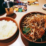 ピカンティ - 2018/9  アーユルヴェーダ薬膳1/fのサクッとPICAチキン辛さ3、素揚げごぼう、ライス1.5盛り