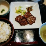 寿松庵 - 牛たん定食は1780円