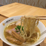 飯田商店 - 煮干しラーメン
                                リフトアップ