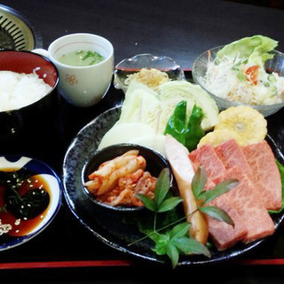 焼肉萬 - 料理写真:【ランチ】1人前焼肉セット　2000円