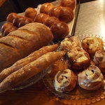 エル パト - 自家製パンとシナモンロール