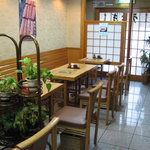 伊豆栄 - １階　テーブル席