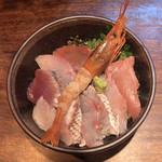 酒と魚介の隠れ家 兼六 - 海鮮丼 ¥960