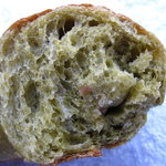 タケウチ - 抹茶と渋皮栗のベーグルの断面（１１年９月）