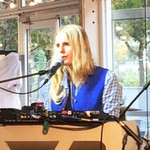 cepe & figue - オマケ：近所でゲリラ的に始まった路上ライブ。リッキーリージョーンズ風フォークロック。