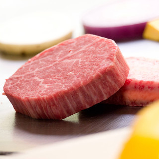 黒毛和牛の鉄板焼ステーキ