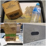 HUNGRY JACK'S - お水は＄2.20/卓上にコンセントあり