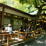 Jindaiji Soba Aokiya - テラス席。