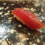 鮨 一新 - 写真その12；生本マグロの中トロ