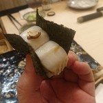 鮨 一新 - 18；炙り太刀魚の海苔握り