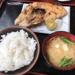 Kaisen Izakaya Toyoshin - ランチ・サーモンカブト焼定食